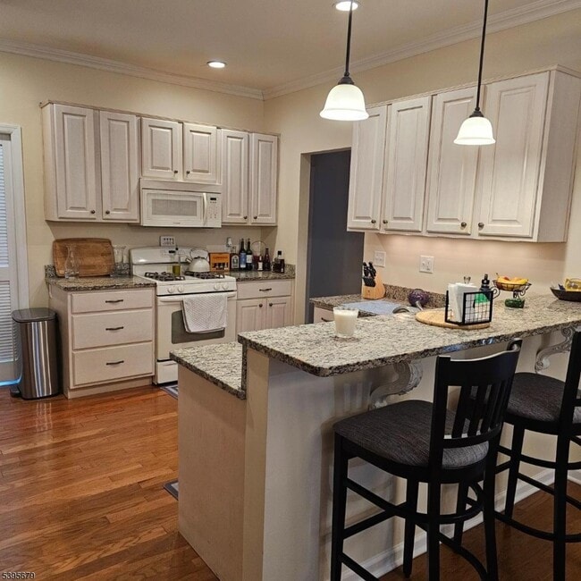 Building Photo - 16 Main St