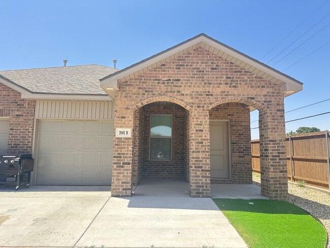 Building Photo - Available July 9th in Highly Desired Harve...