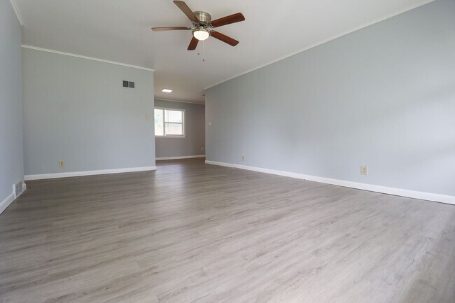 Foto del edificio - 3 Bed / 1 Bath in North Tulsa!