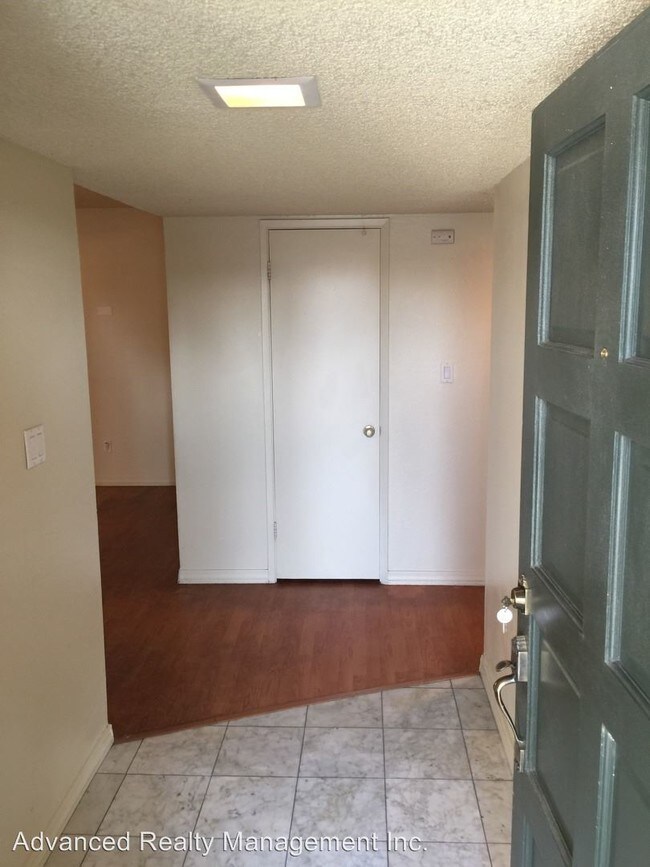 Building Photo - 3 br, 2 bath House - 4404 Hahn Avenue