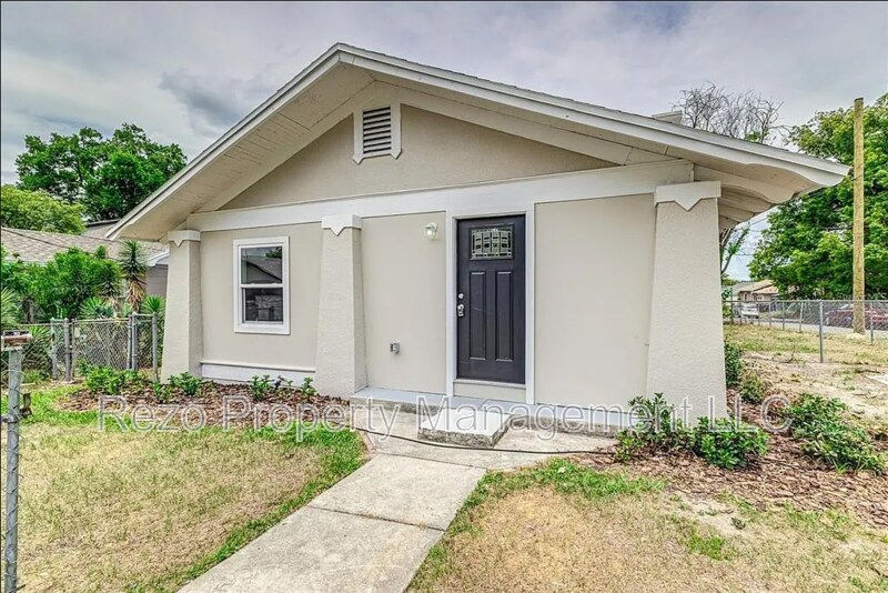 Foto principal - 701 N Vermont Ave
