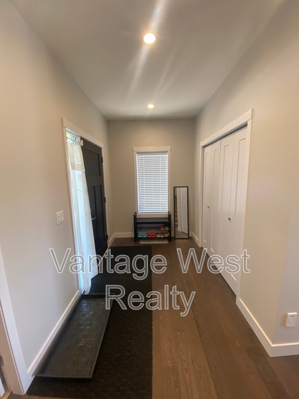 Building Photo - 3075-3075 Vint Rd