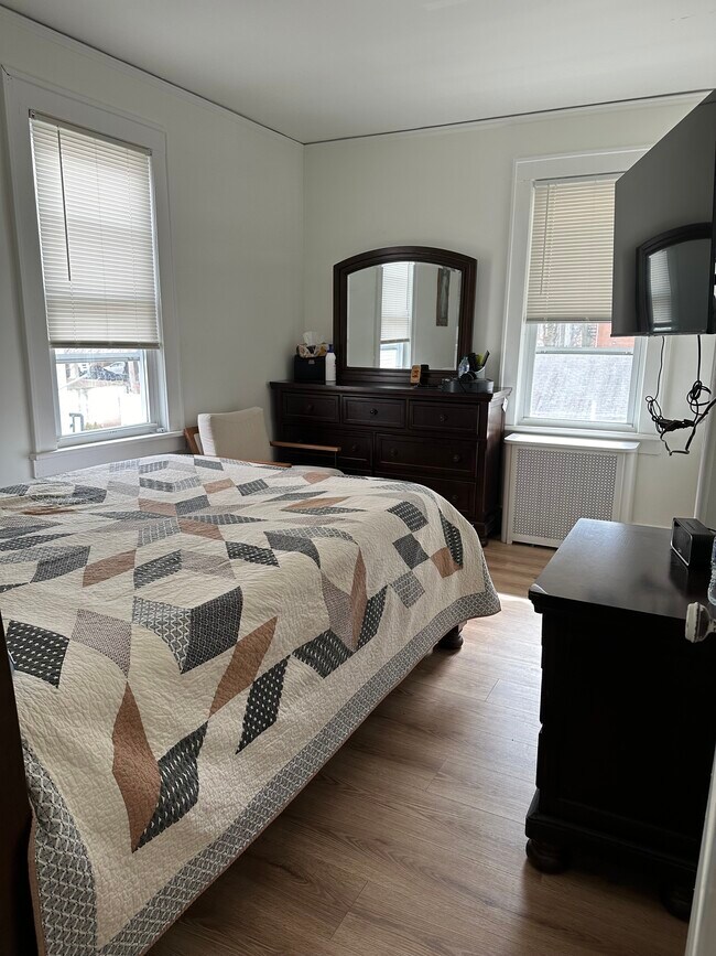 Foto del edificio - 324 Pennington St