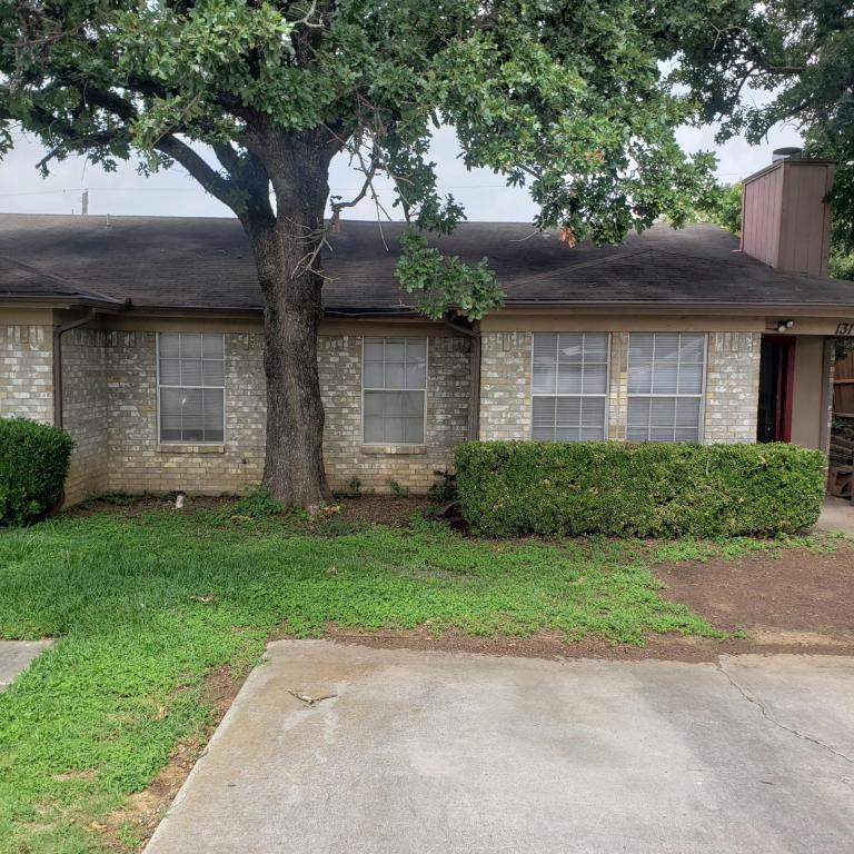 131 Oakwood Ln, Kennedale, TX 76060 House Rental in Kennedale, TX