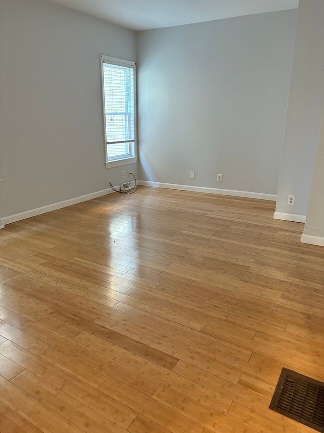 Photo - 10-12 Rockdale Ave Apartment