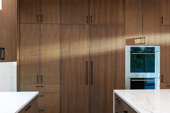 Foto del edificio - 2904 Westhill Dr