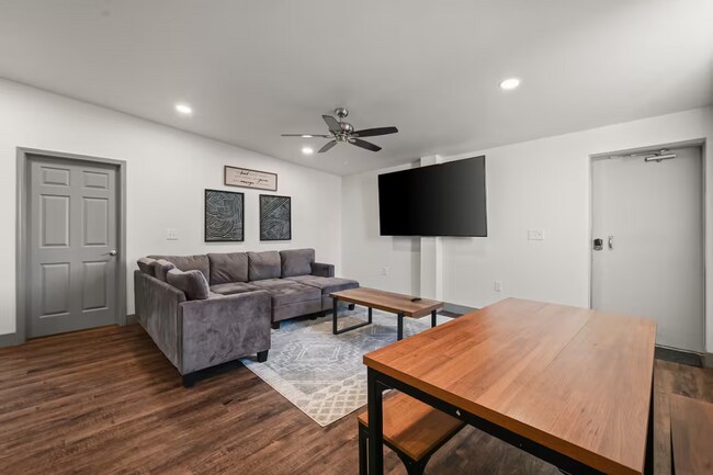 Foto del edificio - Fully Furnished Rental at Buffalo Springs Lake! All bills paid!