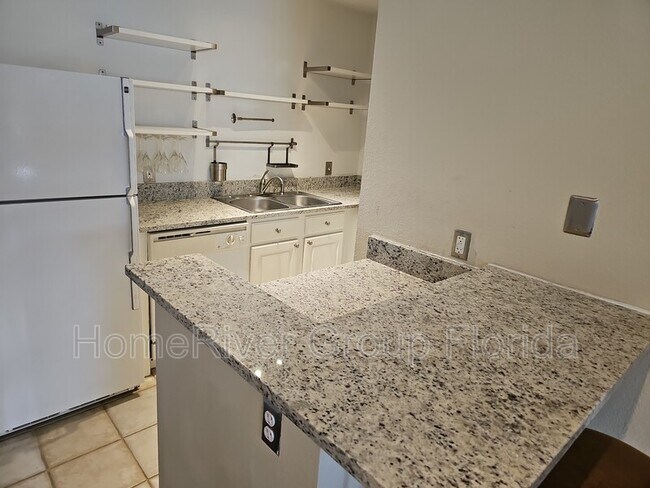 Building Photo - 13703 Richmond Park Dr N