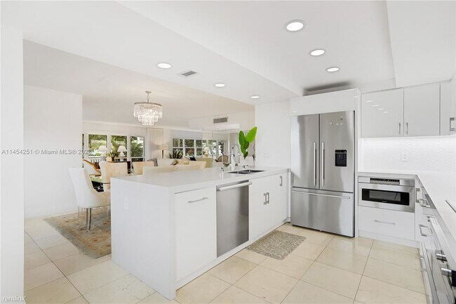 Foto del edificio - 3 br, 2.5 bath Condo - 5100 N Ocean Blvd A...