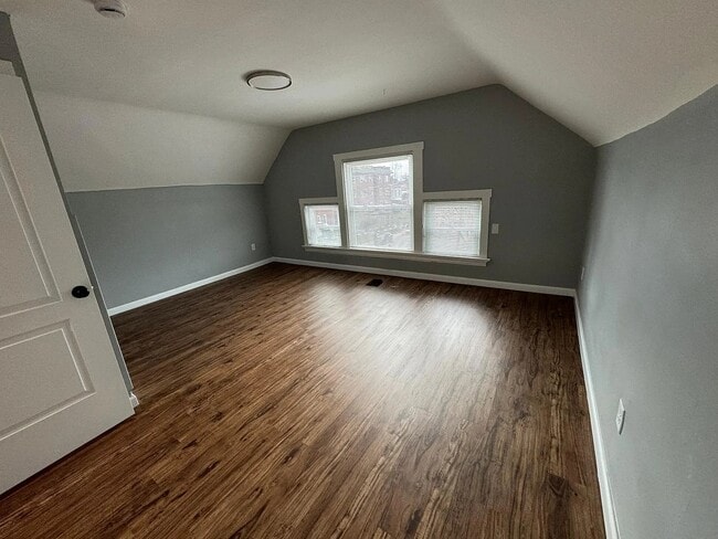 Building Photo - 2600 Melrose Ave