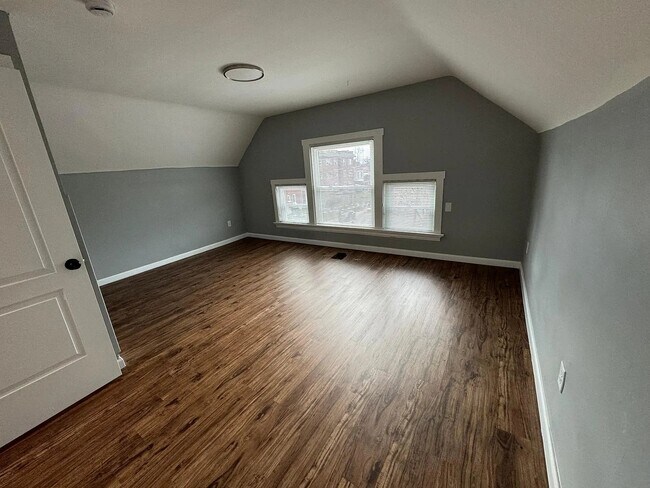 Foto del edificio - 2600 Melrose Ave