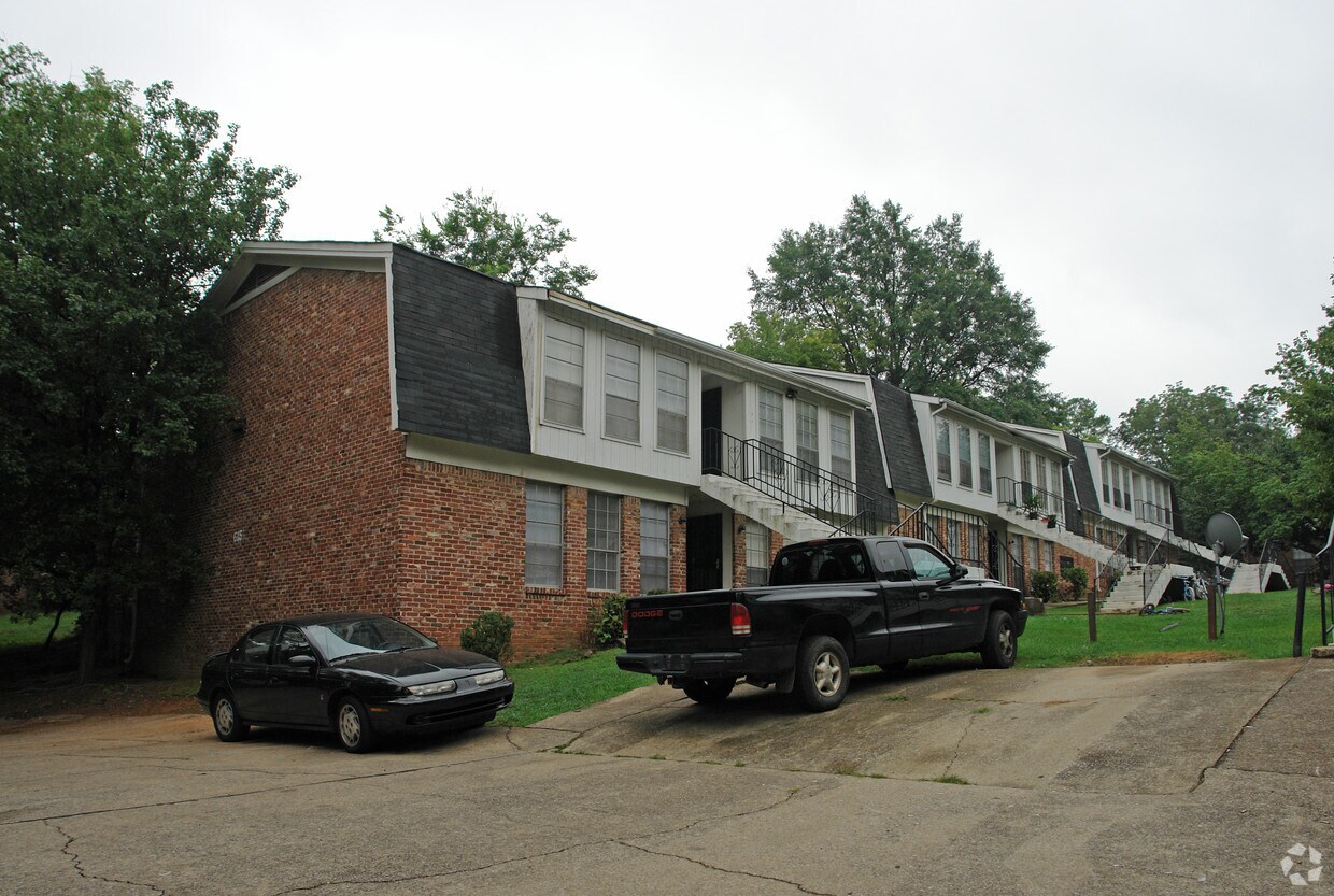 Primary Photo - 615 Idlewild Cir