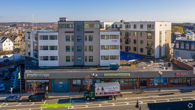 Exterior - 519 Broadway
