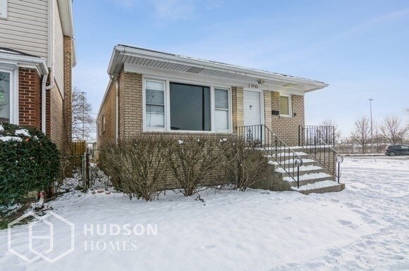 Building Photo - NOW AVAILABLE!  - 9745 S Wentworth Ave, Ch...