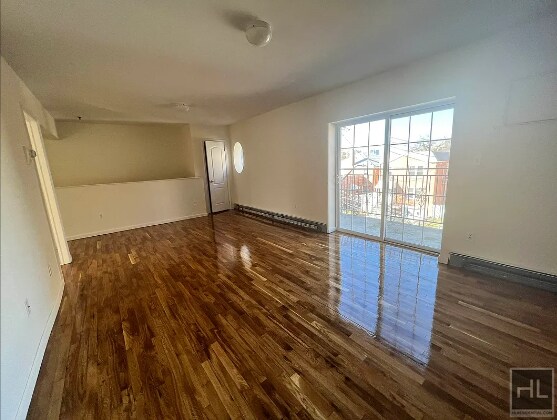 Foto del edificio - ROBERTS AVENUE