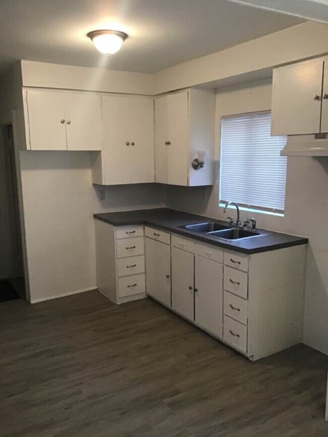 Foto del edificio - 1748 Freeman St