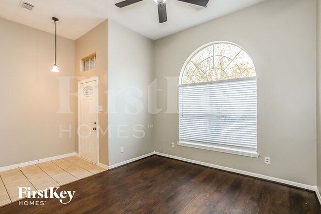 Building Photo - 28607 Hidden Lake West