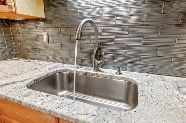 Foto del edificio - 130 26th St NW