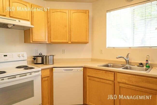 Building Photo - 1645 Vivante Way