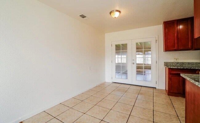 Foto del edificio - 4528 Olympiad Way