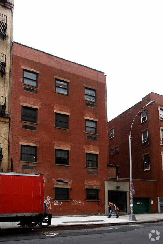 Building Photo - 116 W 24th St