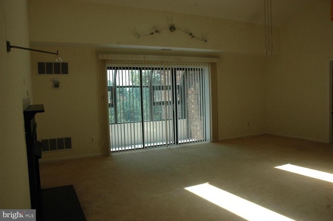 Building Photo - 409 Mountainview Dr