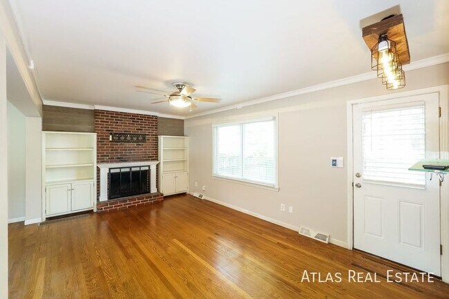 Foto del edificio - 6001 W 103rd St