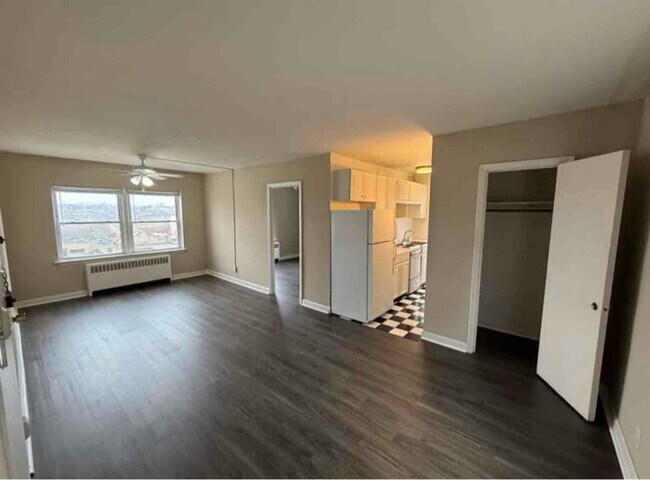 Foto del edificio - 1653 N Prospect Ave