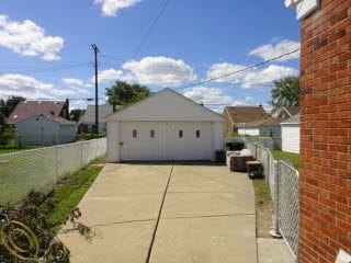 Building Photo - 7477 Grandmont Ave