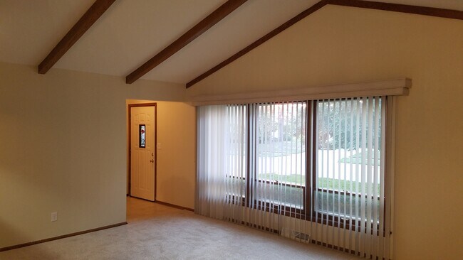 Foto del edificio - 5128 Maplewood Dr