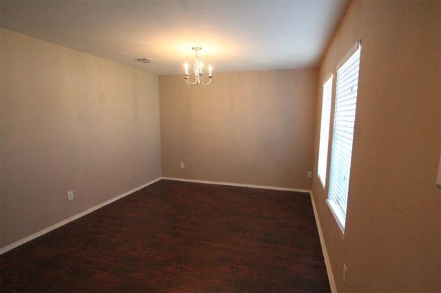 Building Photo - 2743 Hacienda Lake Dr
