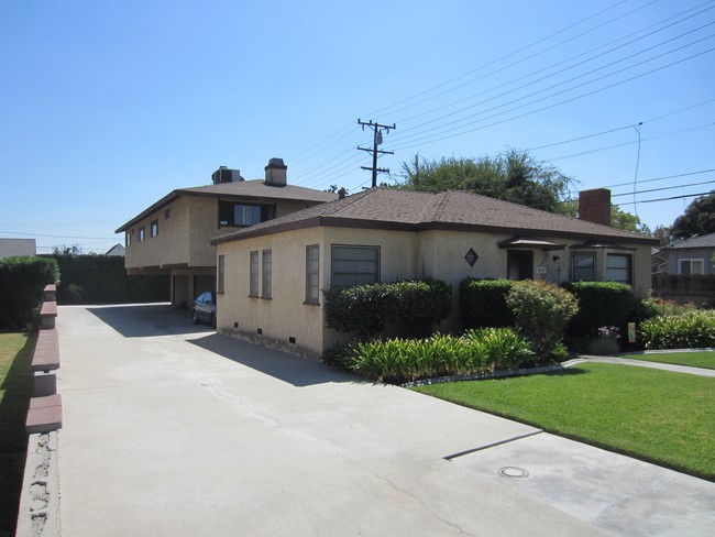 Building Photo - 9420 Woodruff Ave