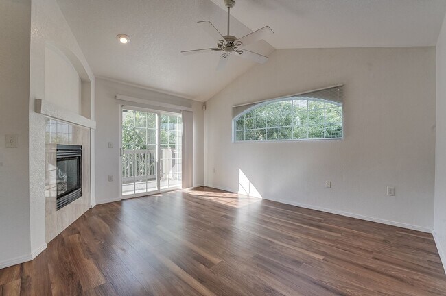 Foto del edificio - Beautiful 3 Bed, 2 Bath Condo in NW Fort Collins!
