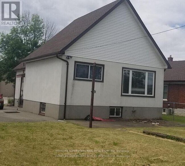 Photo du bâtiment - 5740 Desson Ave