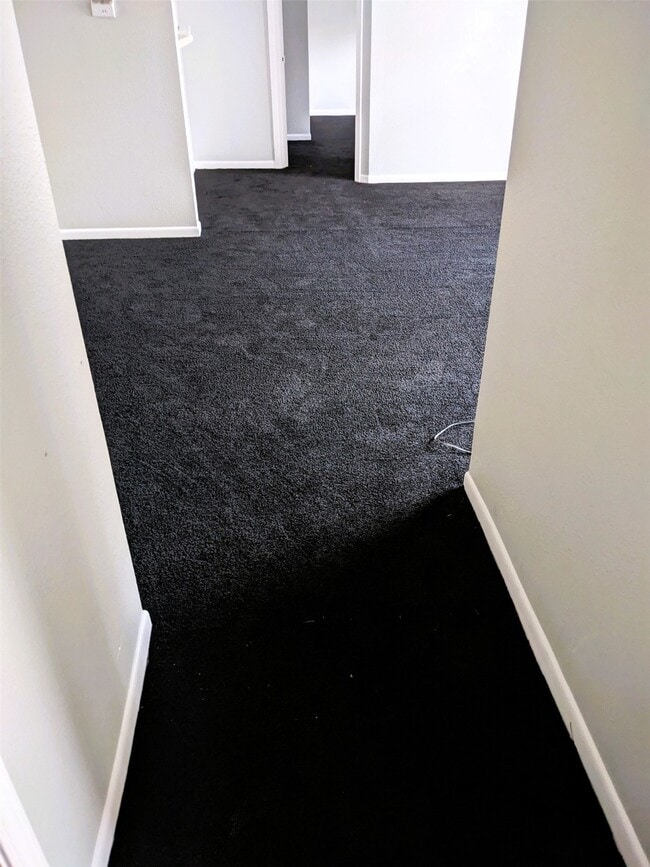 Foto del edificio - 8421 Hearth Dr