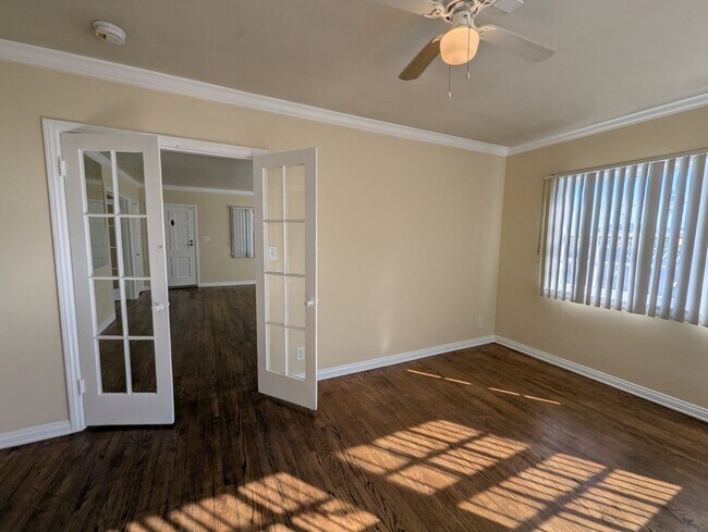 Foto del edificio - 1011 W 65th St