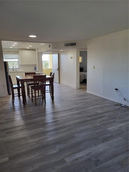 Foto del edificio - 4650 Cove Cir