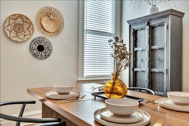 Foto del edificio - Charming 2BR Townhome in Omaha
