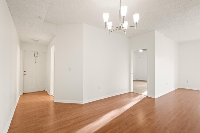 Building Photo - 6960 SW 39th St