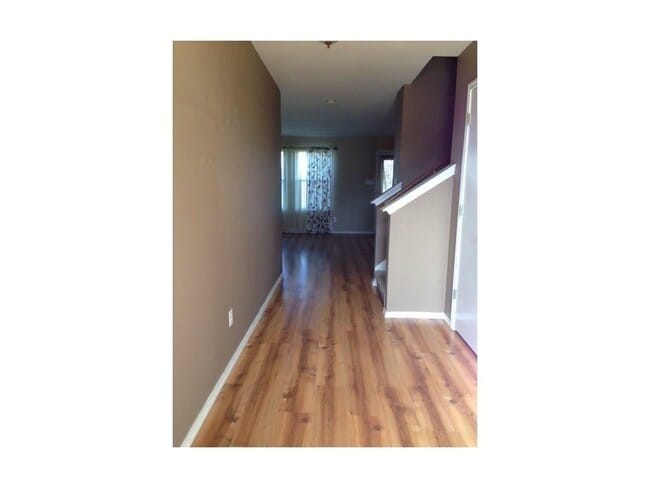 Building Photo - 120 Rinehardt St