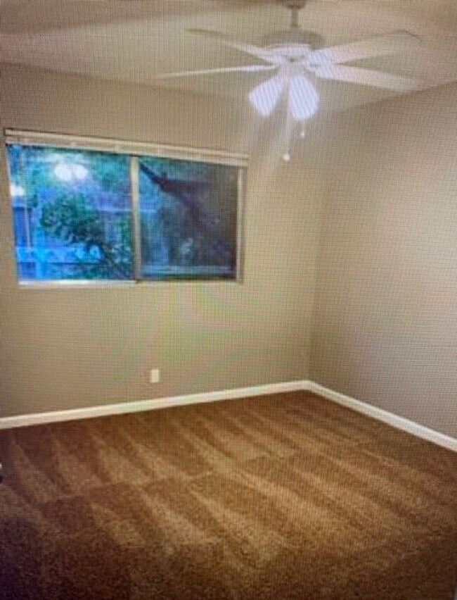 Foto del edificio - Greenwood Estates has a Unique, 2 Bedroom ...