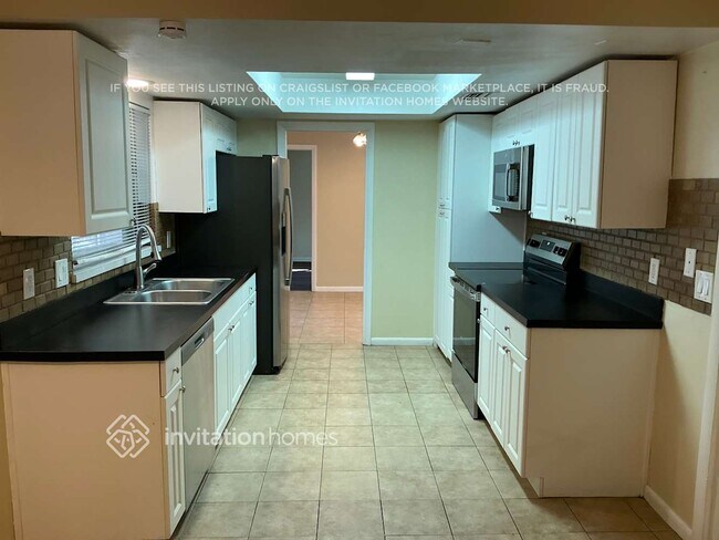 Foto del edificio - 1007 Macrae Ave