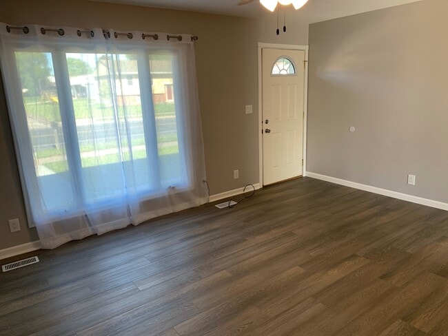 Living Room Upstairs - 424 12th Ave S