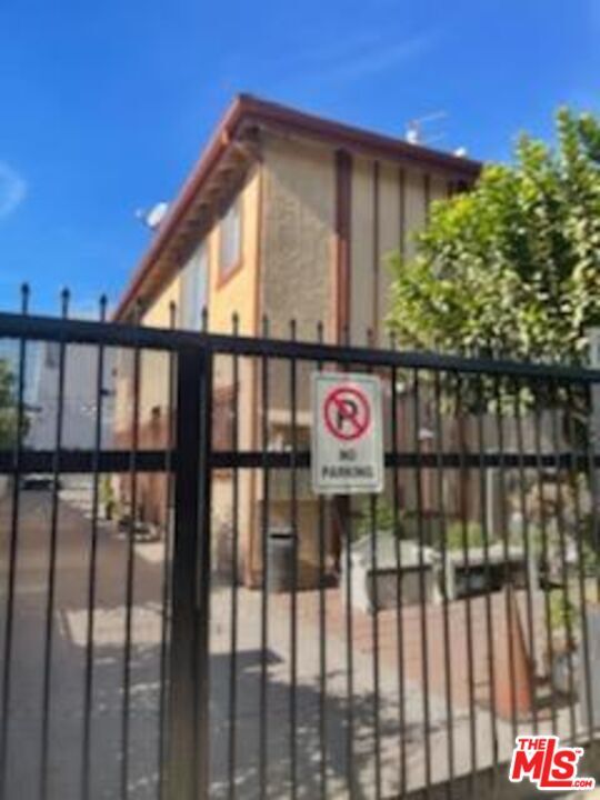 Foto del edificio - 1233 Tamarind Ave