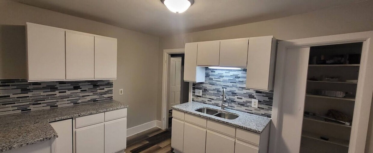 Foto principal - 826 Tatum St