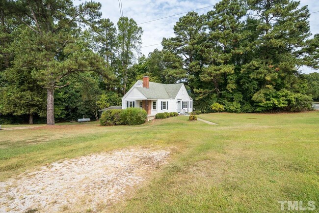 Building Photo - 6900 Holly Springs Rd