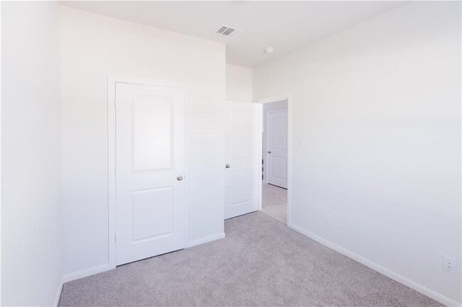 Building Photo - 245 Crystal Brook Dr