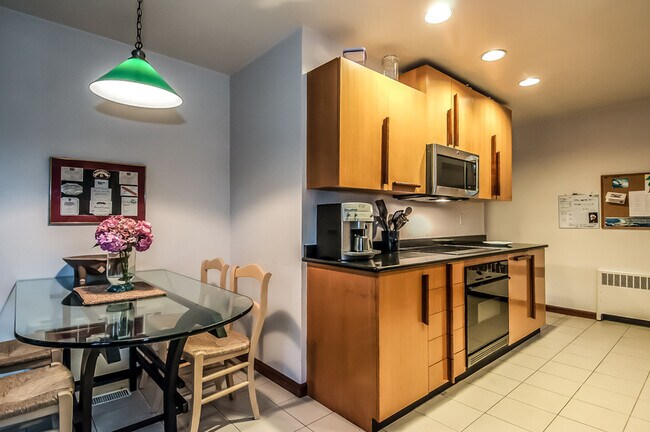 Foto del edificio - 1326 Ranleigh Rd
