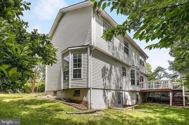 Building Photo - 6124 Valley View Dr