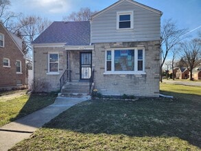 Building Photo - 14124 Manor Ave